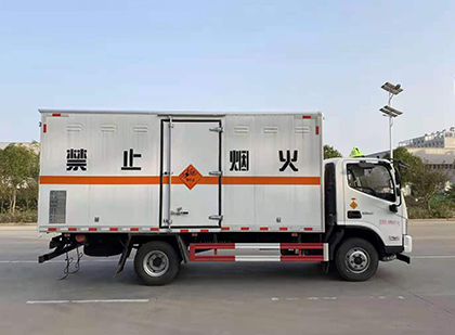 永安坝街道爆破器材运输车