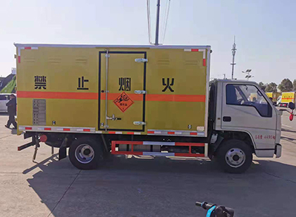 永安坝街道爆破器材运输车工人安全操作规范与智能技术保障